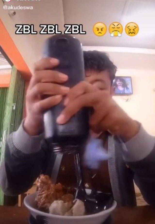 menyesal beli makan dan minuman (tiktok.com/@akudeswa)