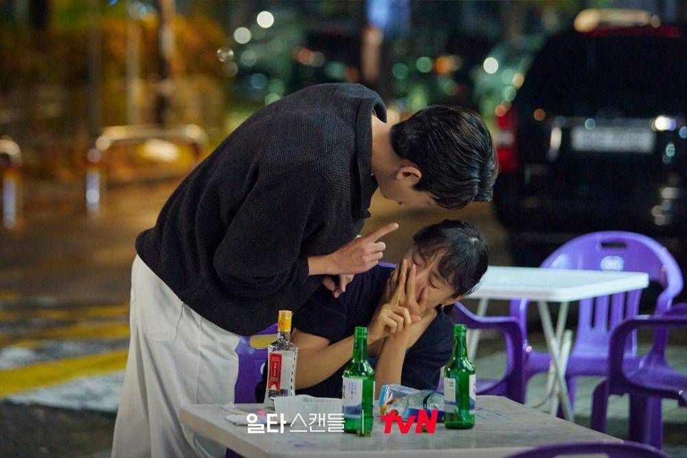 Still Cut drama Korea Crash Course in Romance (Instagram.com/tvn_drama/)