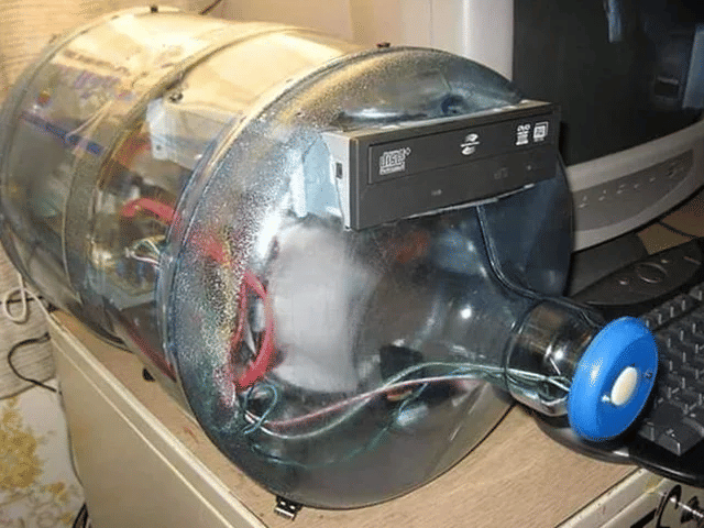 potret desain komputer paling nyeleneh (twitter.com/f***eduppcs)