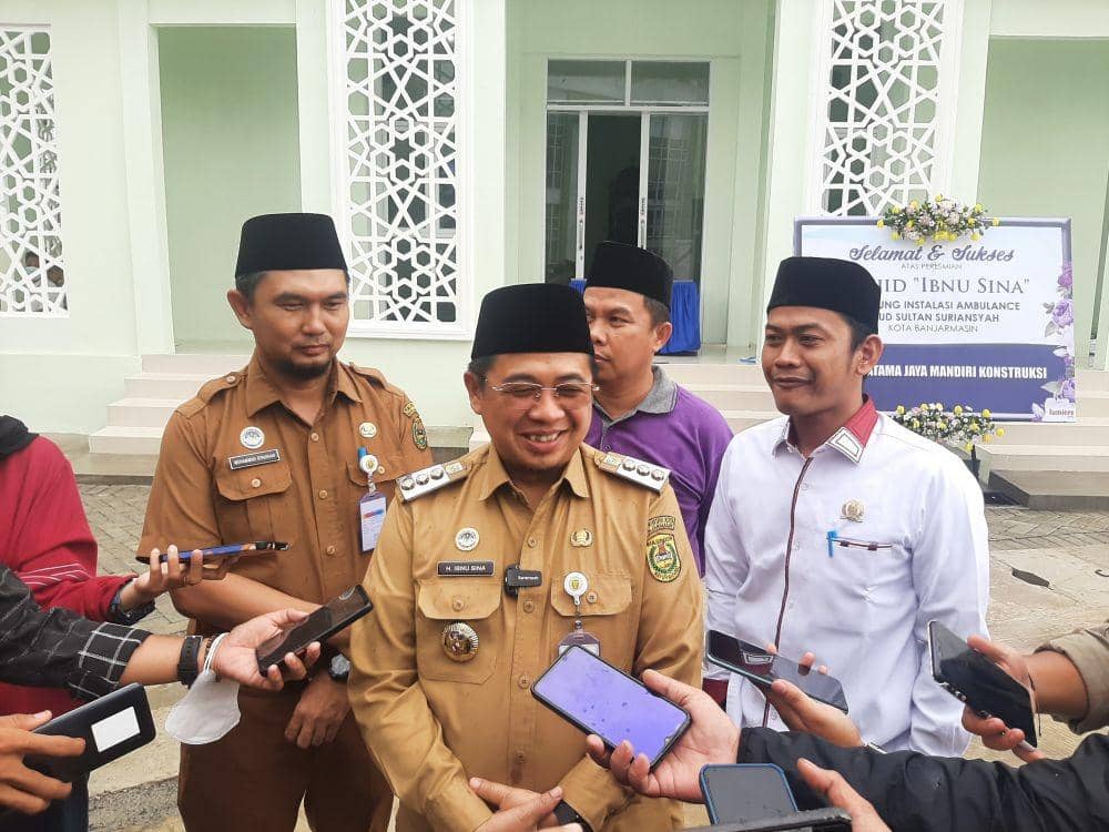 Wali Kota Banjarmasin, H Ibnu Sina bersama ASN lingkup Pemko Banjarmasin.