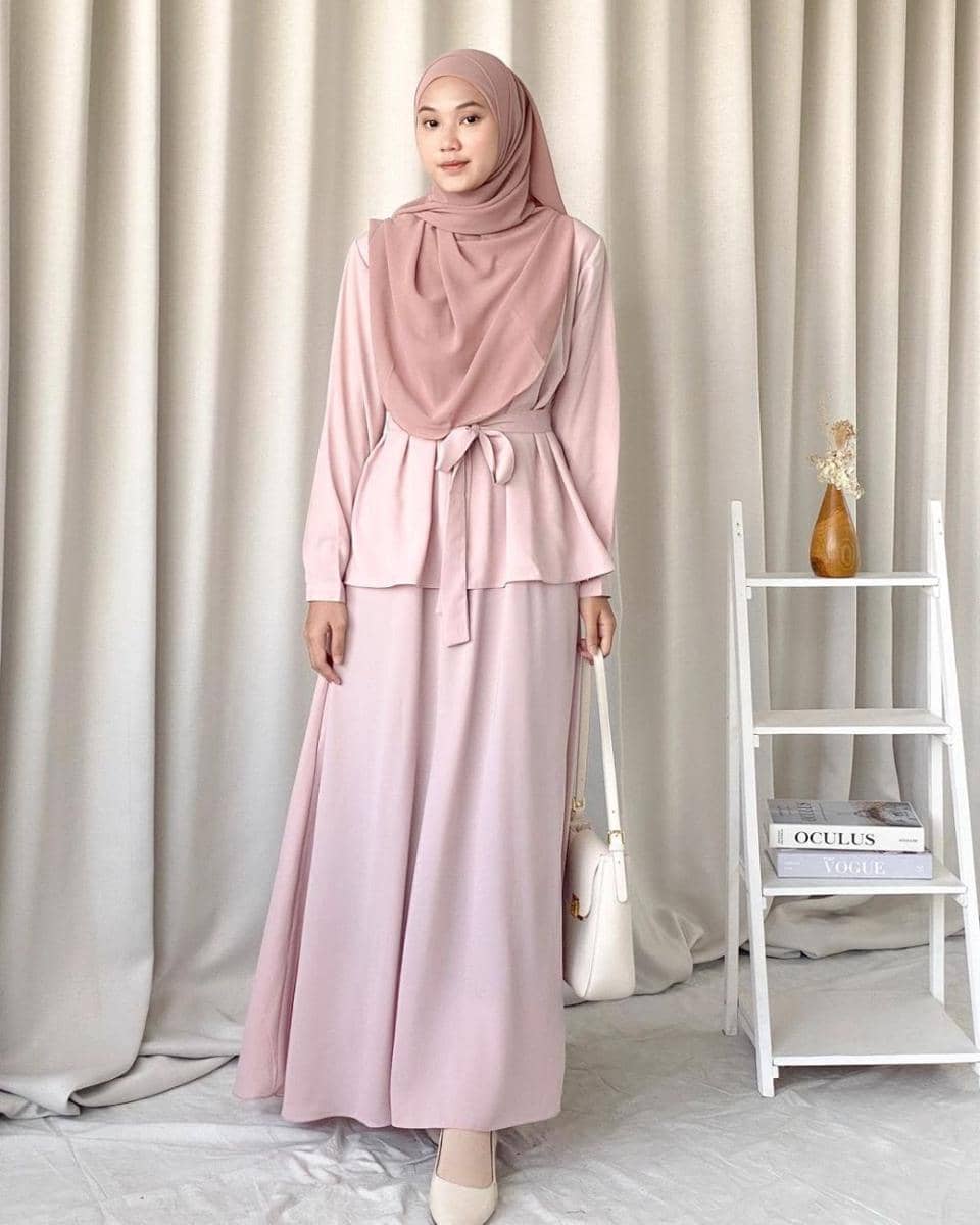 potret outfit ala Nyimas Juniar (instagram.com/njpda)
