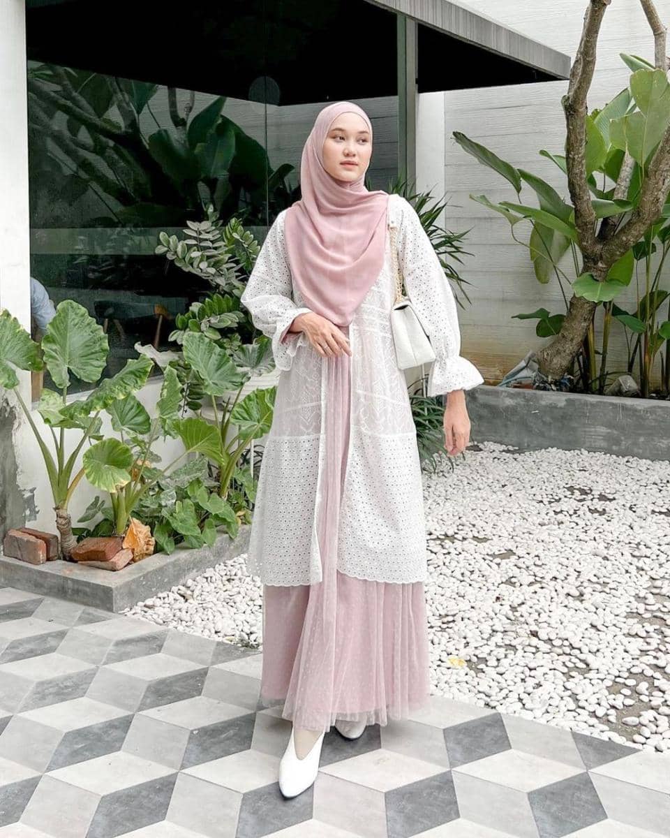 potret outfit ala Nyimas Juniar (instagram.com/njpda)
