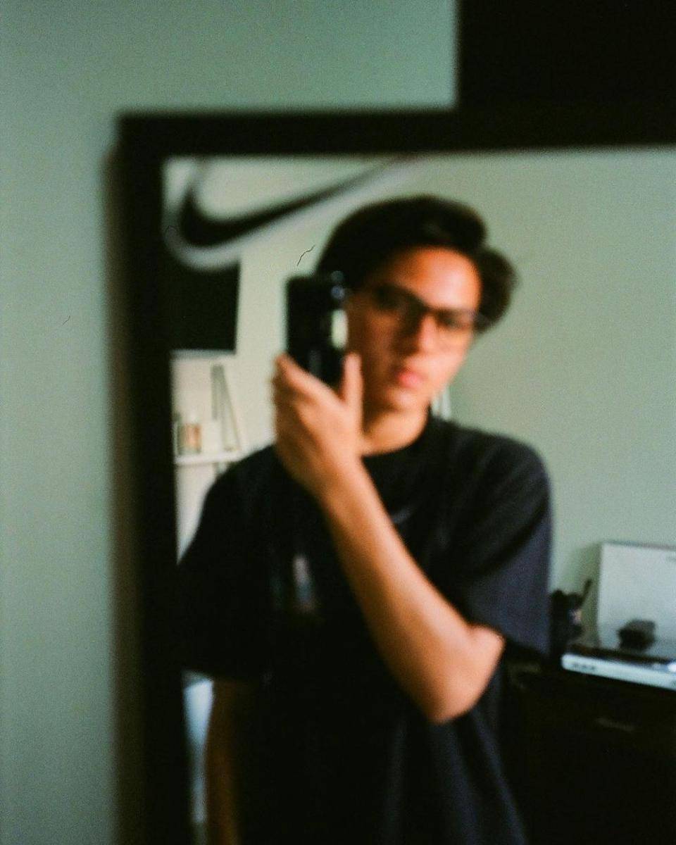 potret mirror selfie Rey Bong (instagram.com/rey_bong26/)