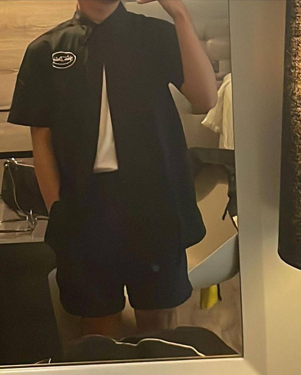 potret mirror selfie Rey Bong (instagram.com/rey_bong26/)