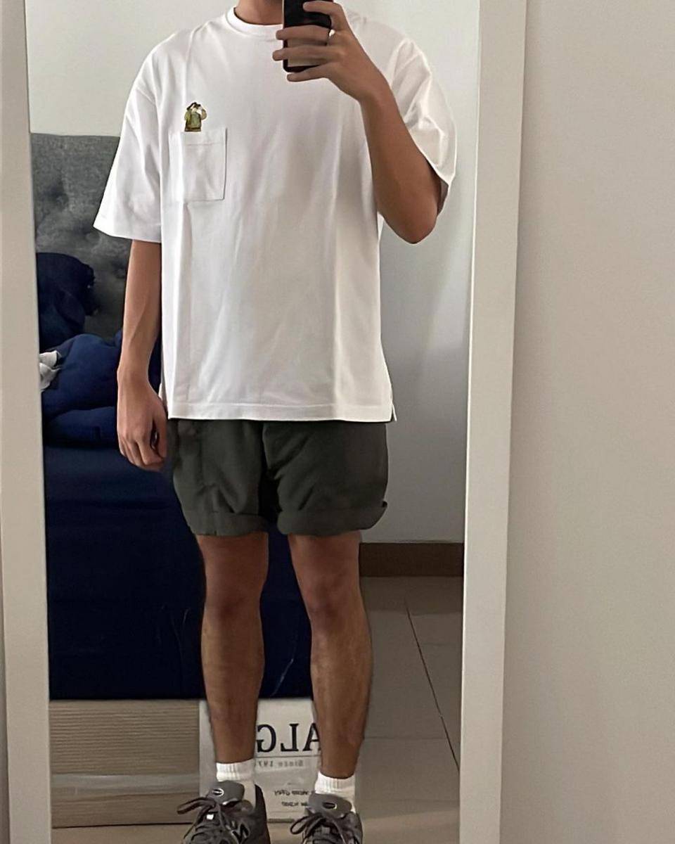 potret mirror selfie Rey Bong (instagram.com/rey_bong26/)