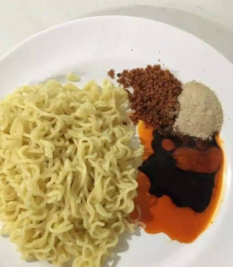 menyesal beli makan dan minuman (twitter.com/undipmenfess)