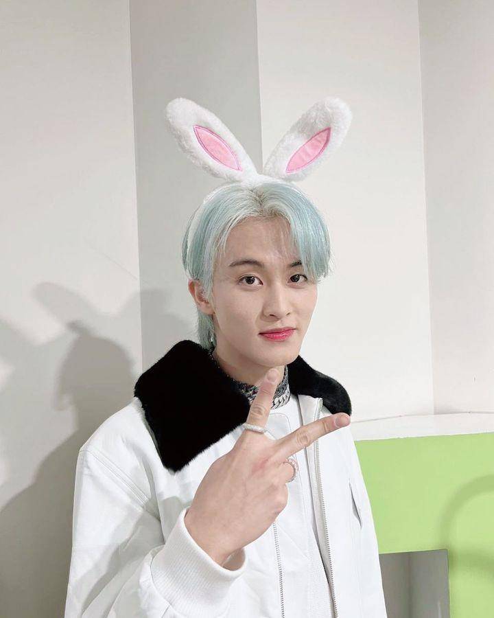 Mark NCT (instagram.com/onyourm__ark)
