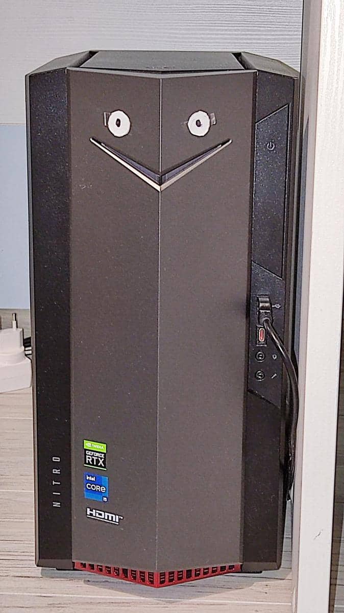 potret desain komputer paling nyeleneh (reddit.com/user/Kupher_Official)