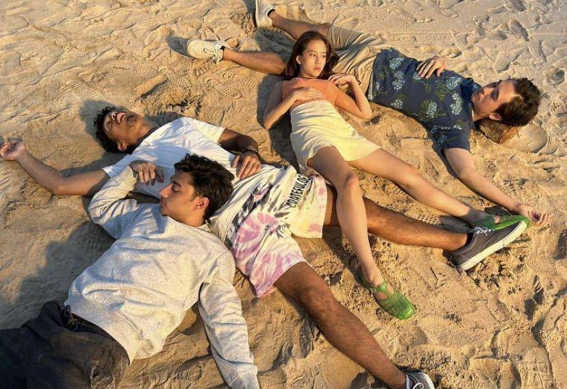 potret di balik layar pemain film YOLO (instagram.com/zaraadhsty)