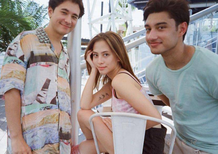 potret di balik layar pemain film YOLO (instagram.com/zaraadhsty)