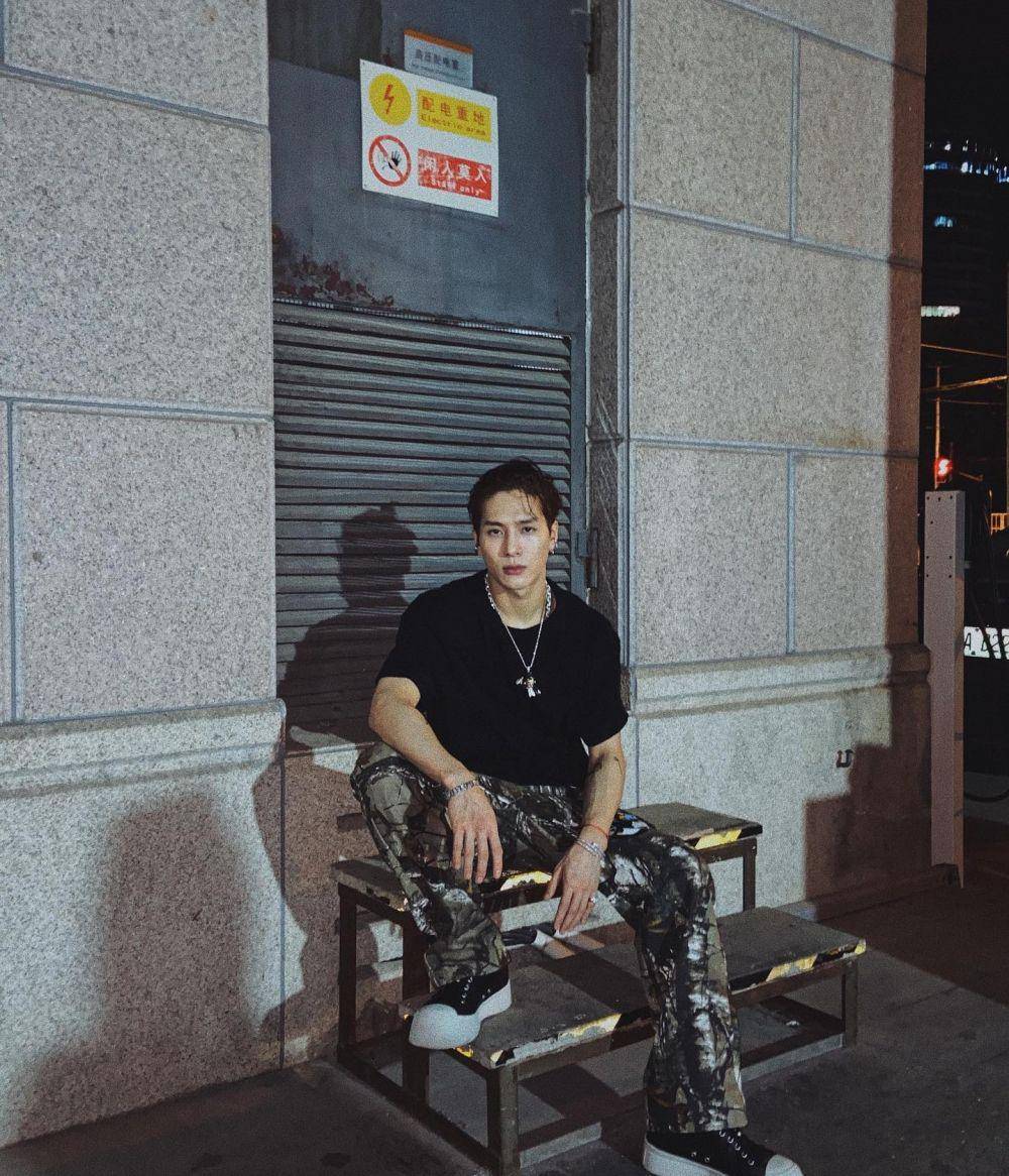 Jackson Wang (instagram.com/jacksonwang852g7)