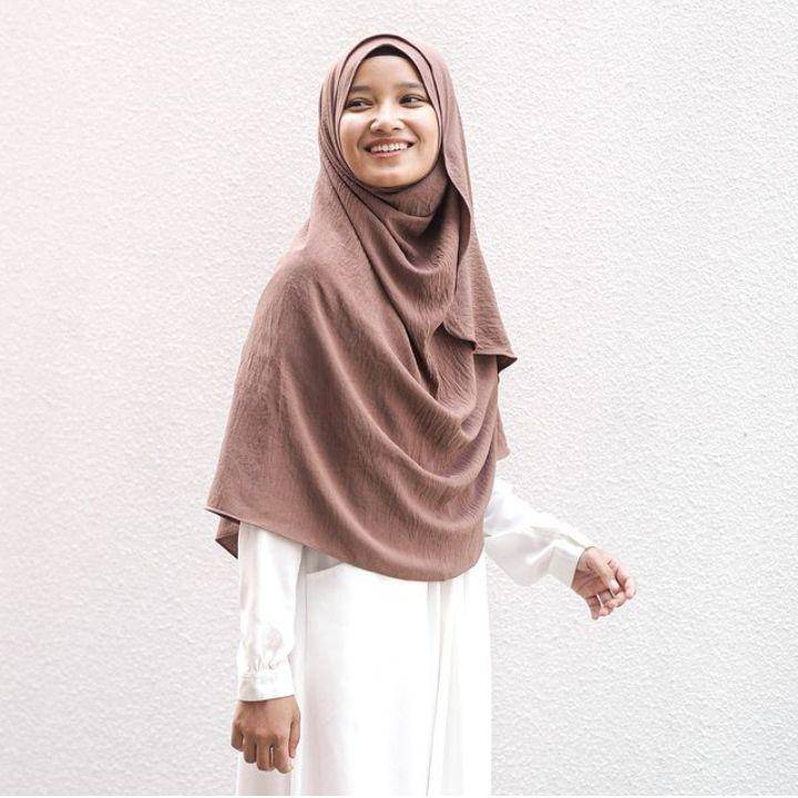 ilustrasi hijab pashmina (Instagram.com/kataloghijabalila)