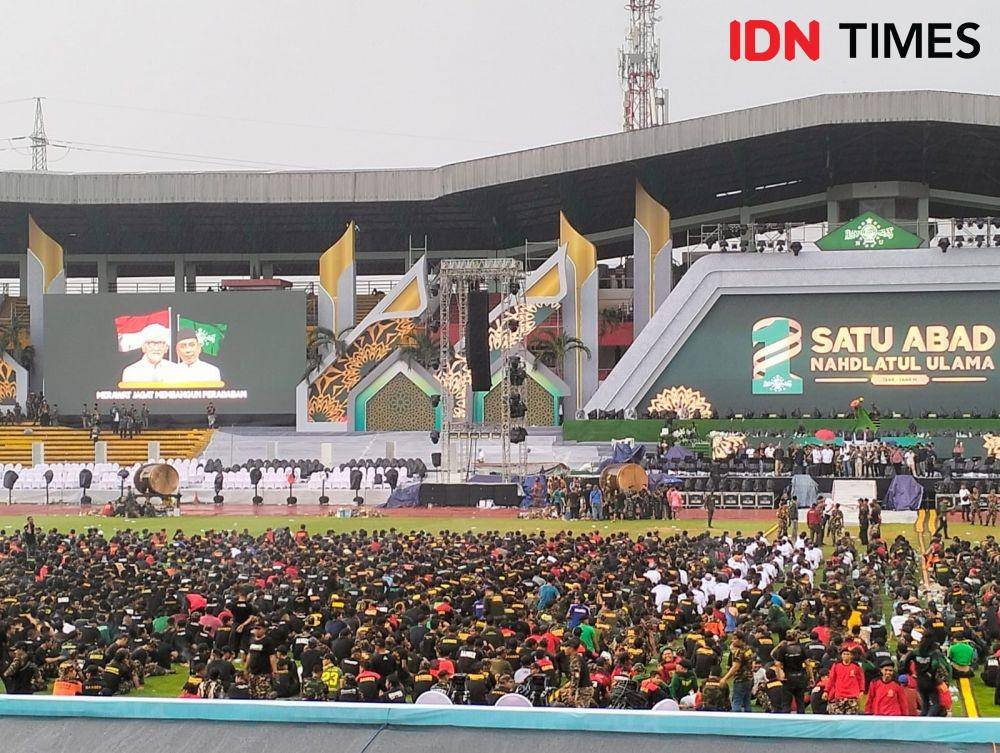 Persiapan puncak Harlah 1 Abad NU, Senin (6/1/2023). (IDN Times/Khusnul Hasana)
