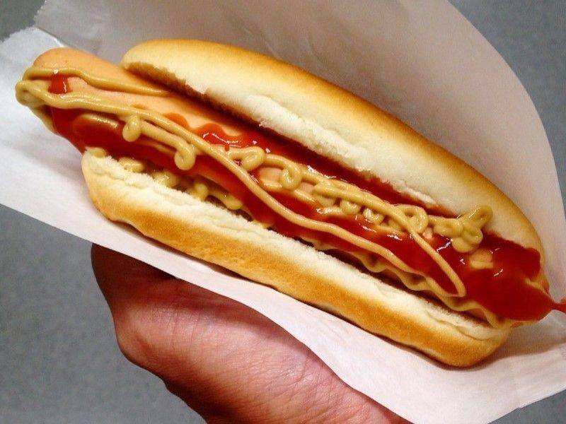 Ilustrasi sausage bun (sethlui.com)