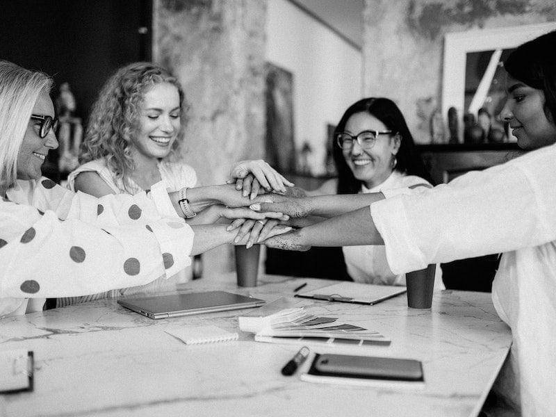 ilustrasi menjadi pribadi menyenangangkan (pexels.com/ Yan Krukau)