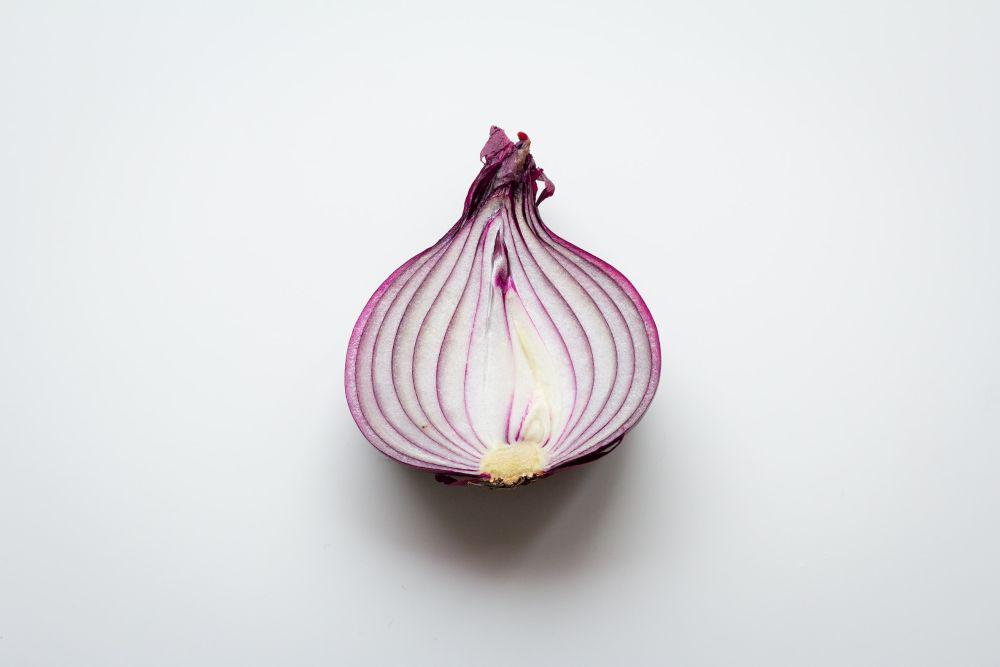 ilustrasi bawang merah (unsplash.com/@_k8_)