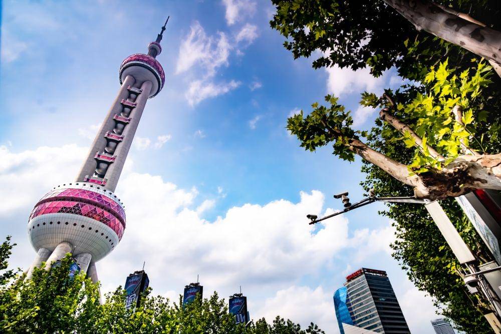 Oriental Pearl Tower (unsplash.com/@k_sariwating)