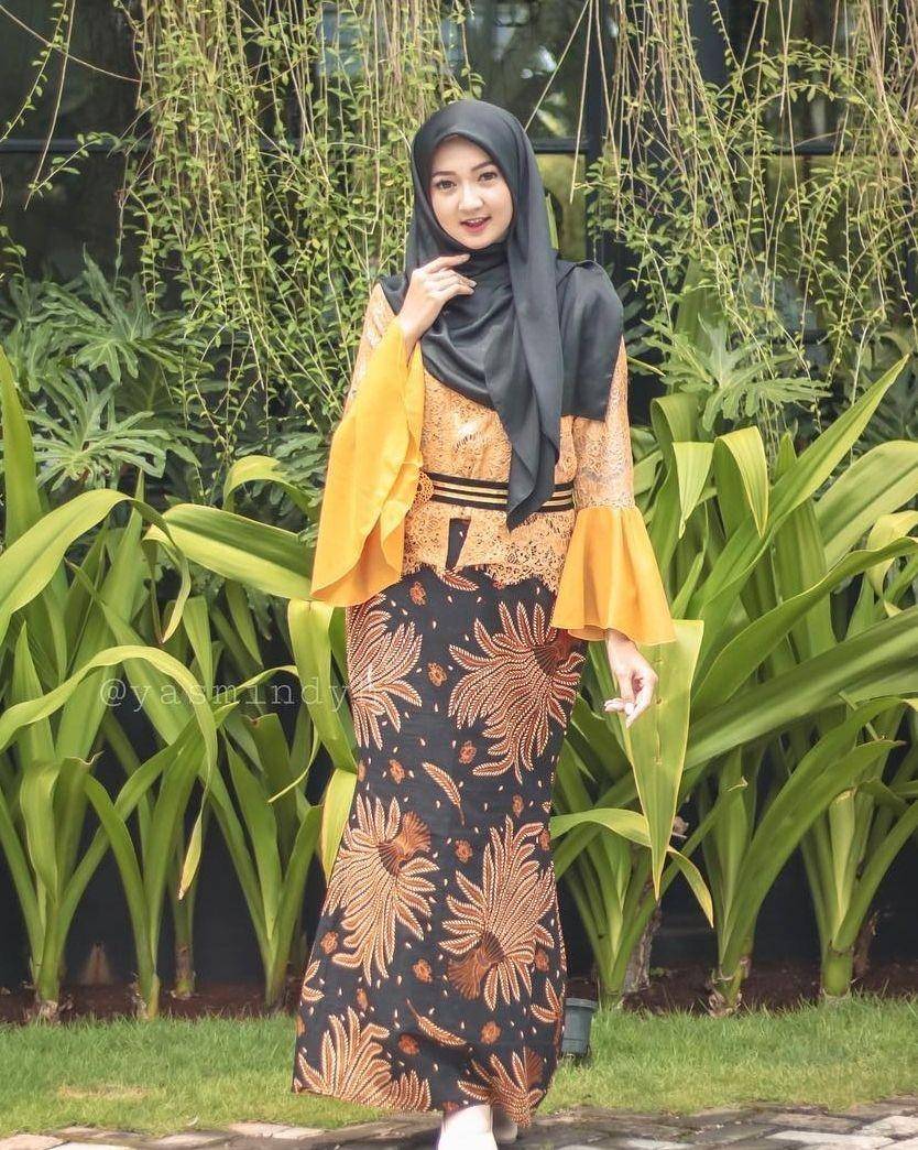 OOTd kondangan Yasmin Nadiyah (instagram.com/yasmindyh)