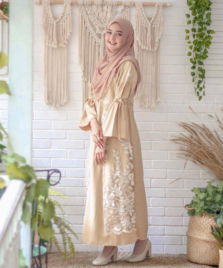 OOTd kondangan Yasmin Nadiyah (instagram.com/yasmindyh)
