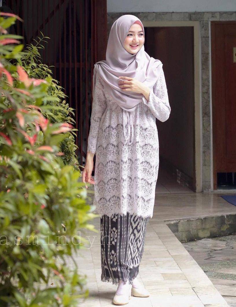 OOTd kondangan Yasmin Nadiyah (instagram.com/yasmindyh)