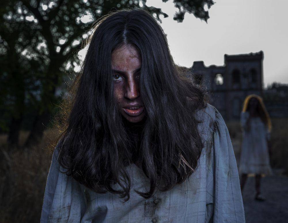 ilustrasi hantu perempuan (freepik.com/freepik)