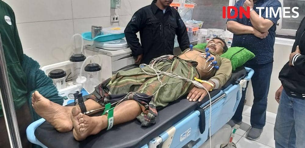 Salah seorang warga masih dirawat usai menjadi korban dari konflik antara gajah dan manusia di Kabupaten Aceh Tengah. (Dokumentasi Polsek Ketol untuk IDN Times)