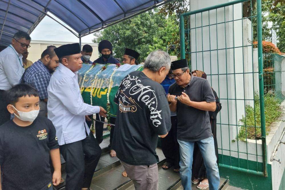 Pemakaman eks Sekjen PSSI, Nugraha Besoes, di Menteng Pulo (dok. Kemenpora)