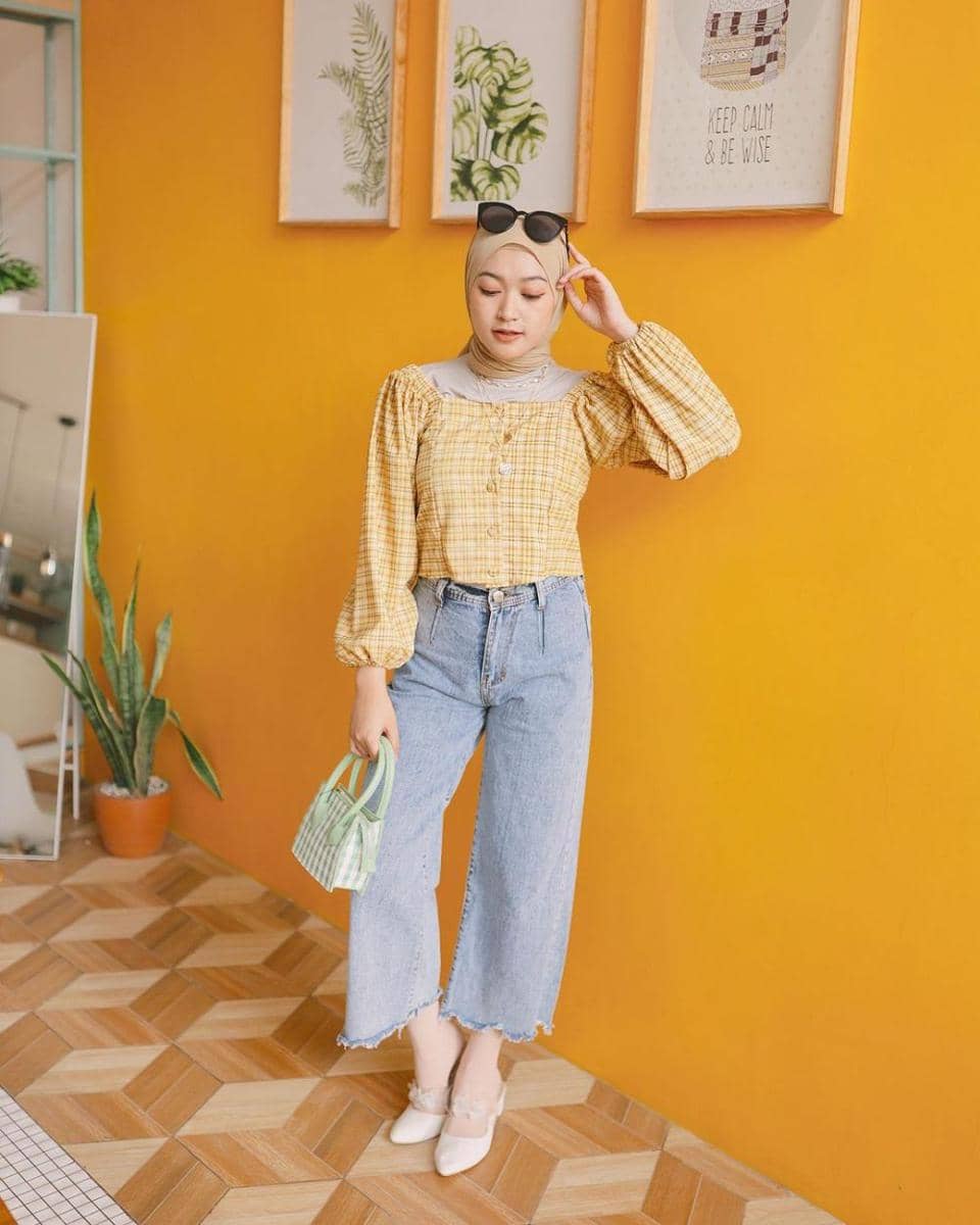 potret outfit ala Saritiw (instagram.com/saritiw)