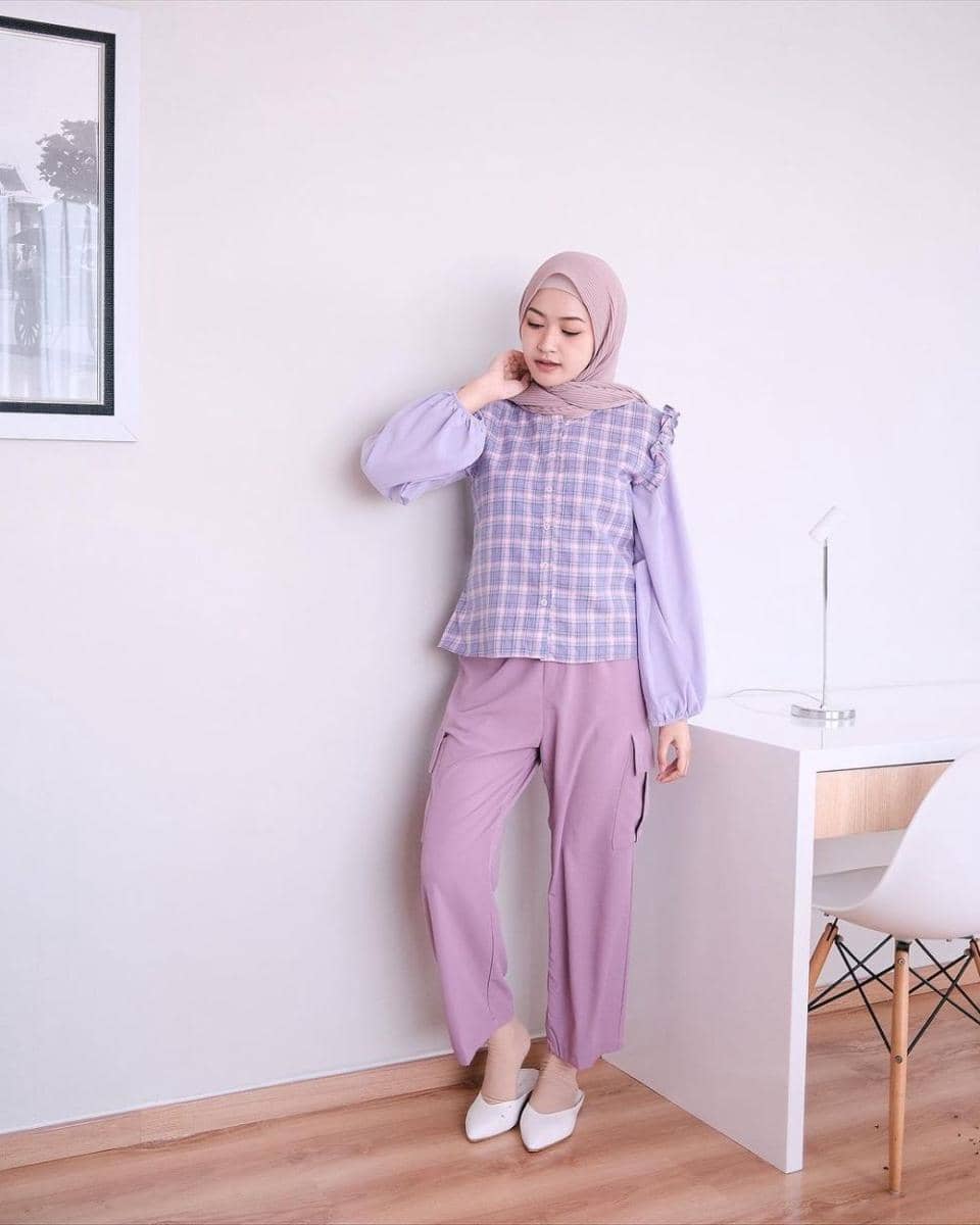 potret outfit ala Saritiw (instagram.com/saritiw)