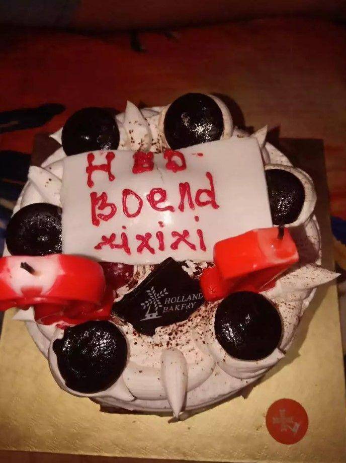 emak-emak ulang tahun (facebook.com/profile.php?id=100080471468544)