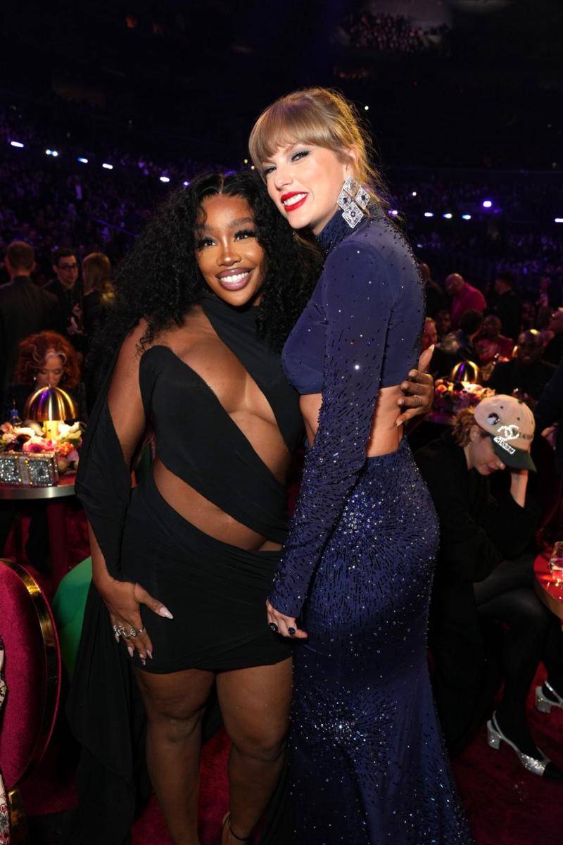SZA dan Taylor Swift di Grammy Awards 2023 (twitter.com/billboard)