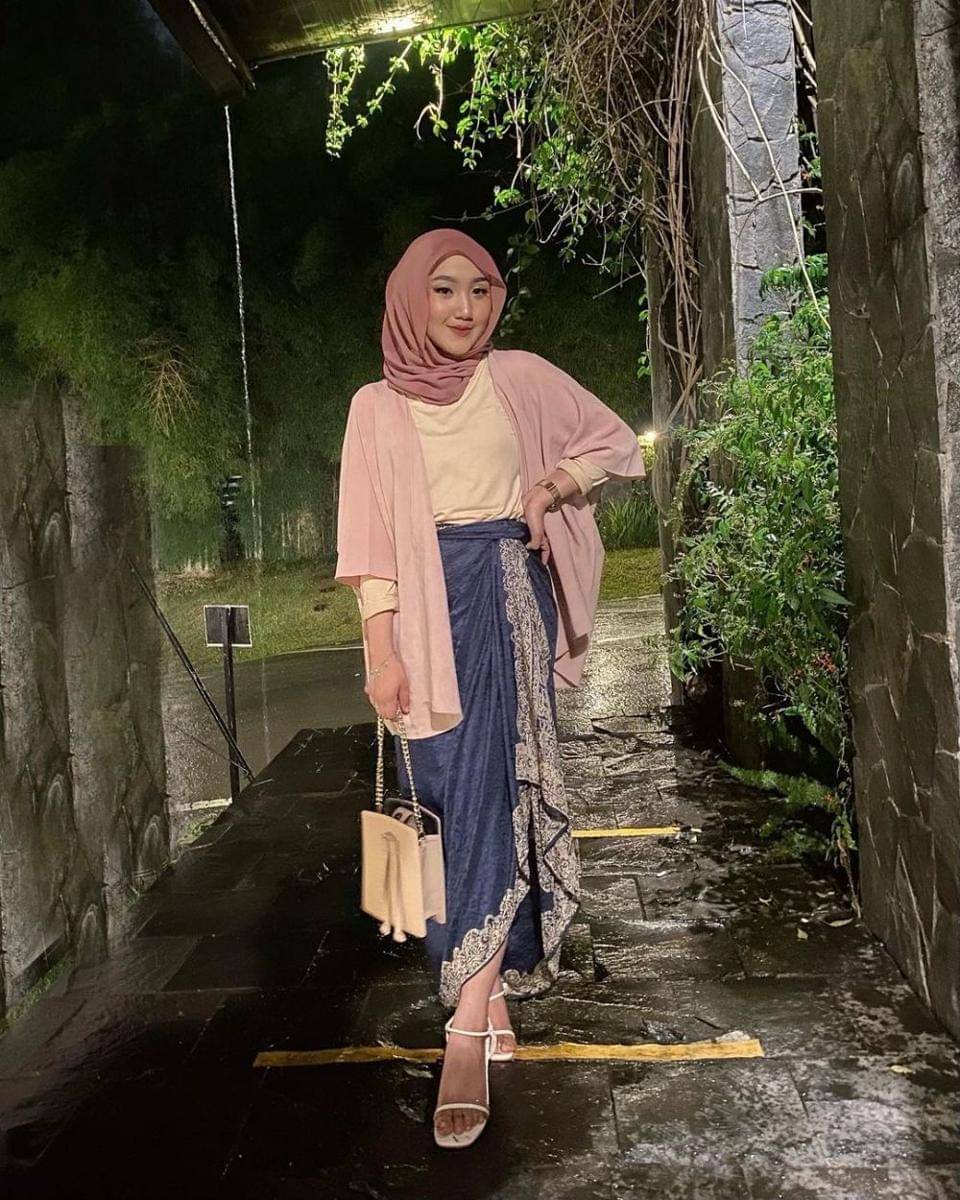 inspirasi outfit dress hingga organza ala Thafanya Sabila (instagram.com/thafanyads)