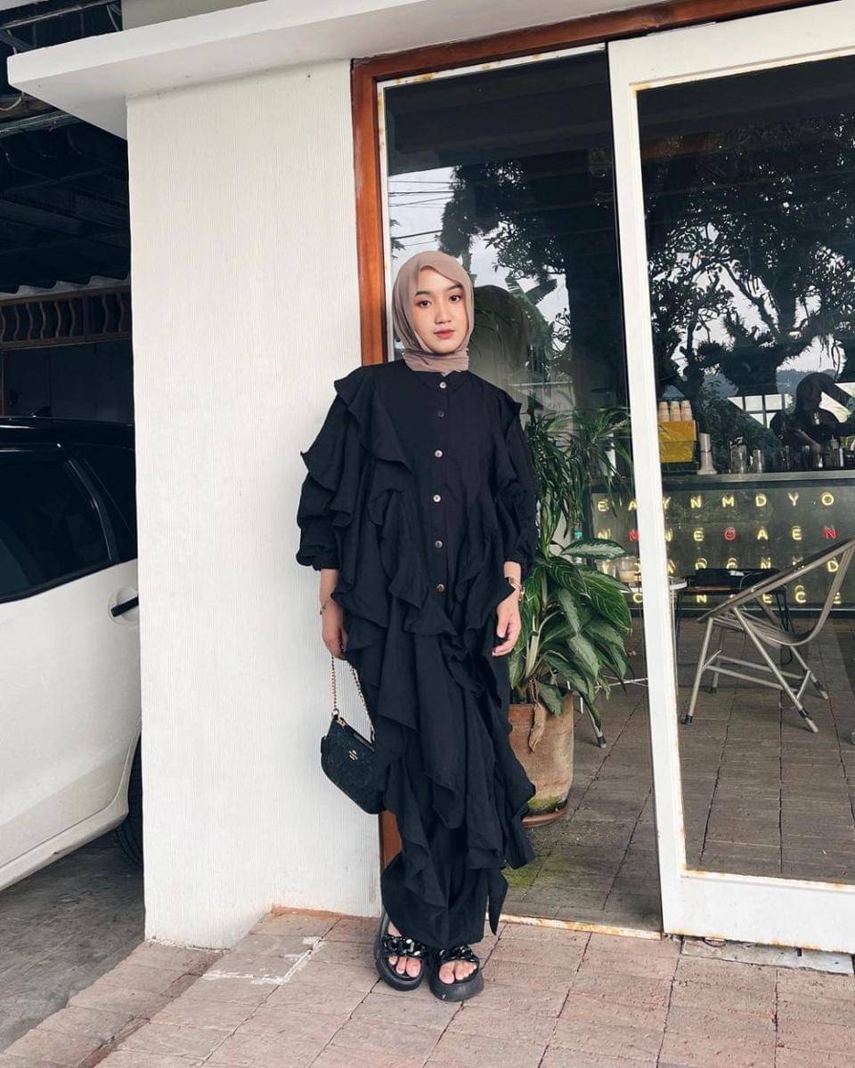 inspirasi outfit dress hingga organza ala Thafanya Sabila (instagram.com/thafanyads)