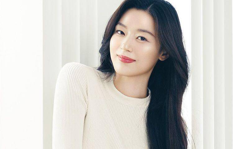 Jun Ji Hyun (instagram.com/sum37_official)