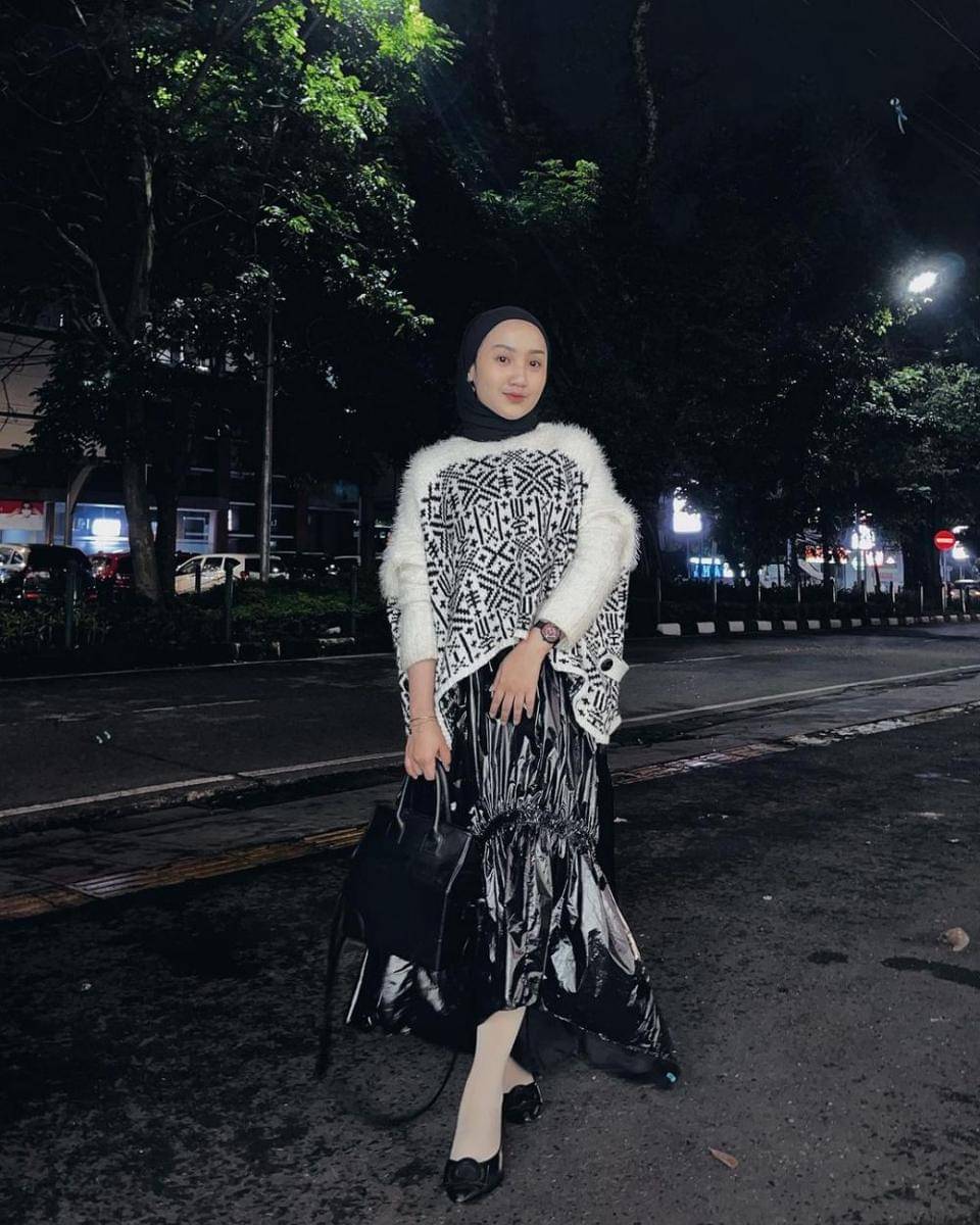 inspirasi outfit dress hingga organza ala Thafanya Sabila (instagram.com/thafanyads)
