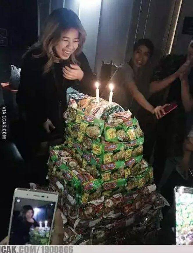 emak-emak ulang tahun (1cak.com)