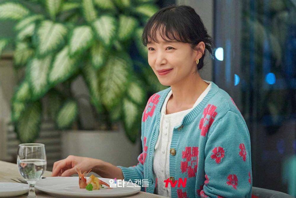 Jeon Do Yeon di drama Crash Course in Romance (dok. tvN/Crash Course in Romance)