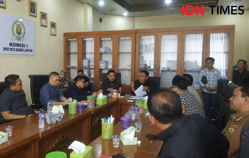 Hearing Pemda Bandar Lampung dengan Angel's Wing. (IDN Times/Rohmah Mustaurida)