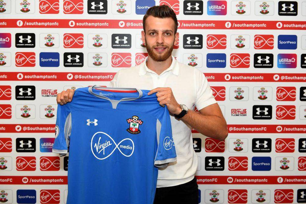 Angus Gunn (twitter.com/AngusGunn01)
