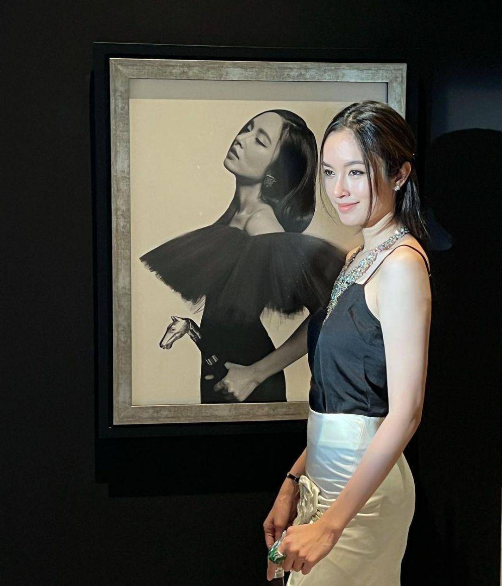 Treechada Petcharat (instagram.com/poydtreechada)