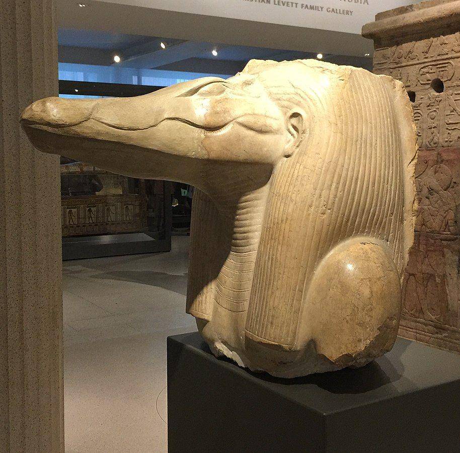 Patung Dewa Sobek (BVBurton, CC BY-SA 4.0 , via Wikimedia Commons)