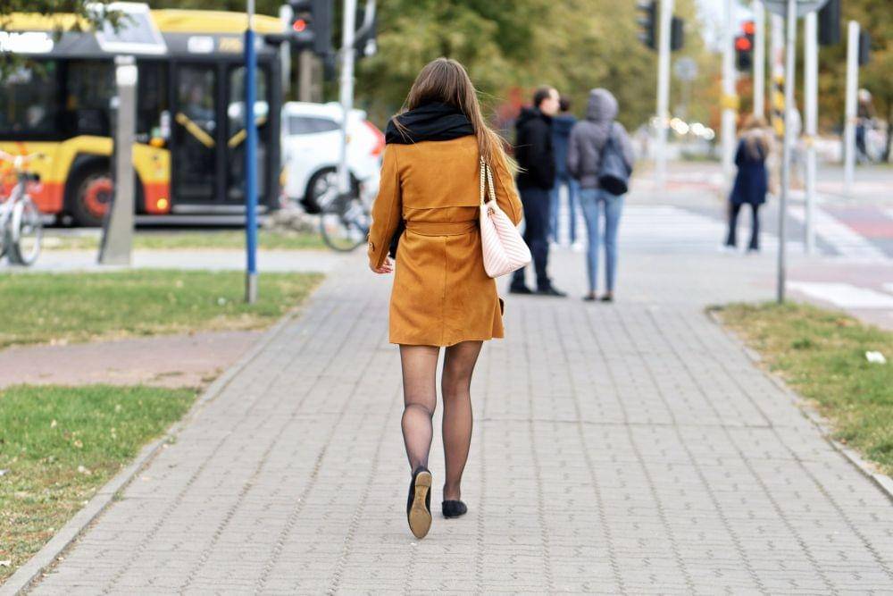 ilustrasi berjalan kaki (pixabay.com/Surprising_Shots)