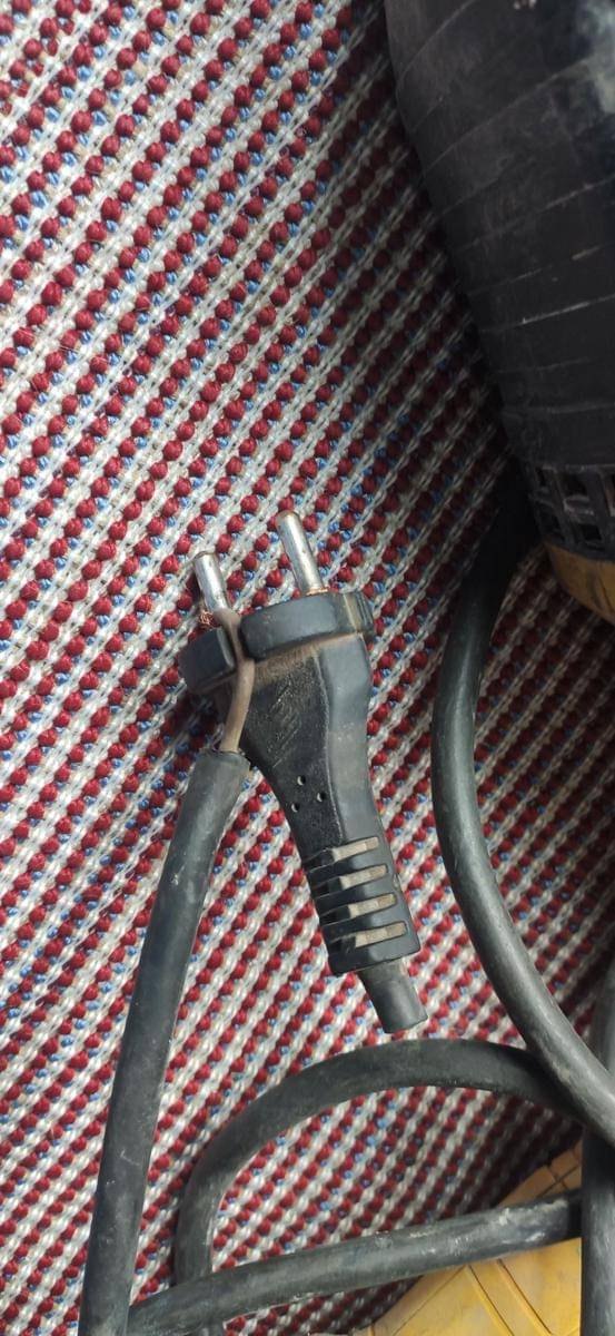 potret solusi ngaco dalam memperbaiki barang (pikabu.ru/@batyasinasvoego)