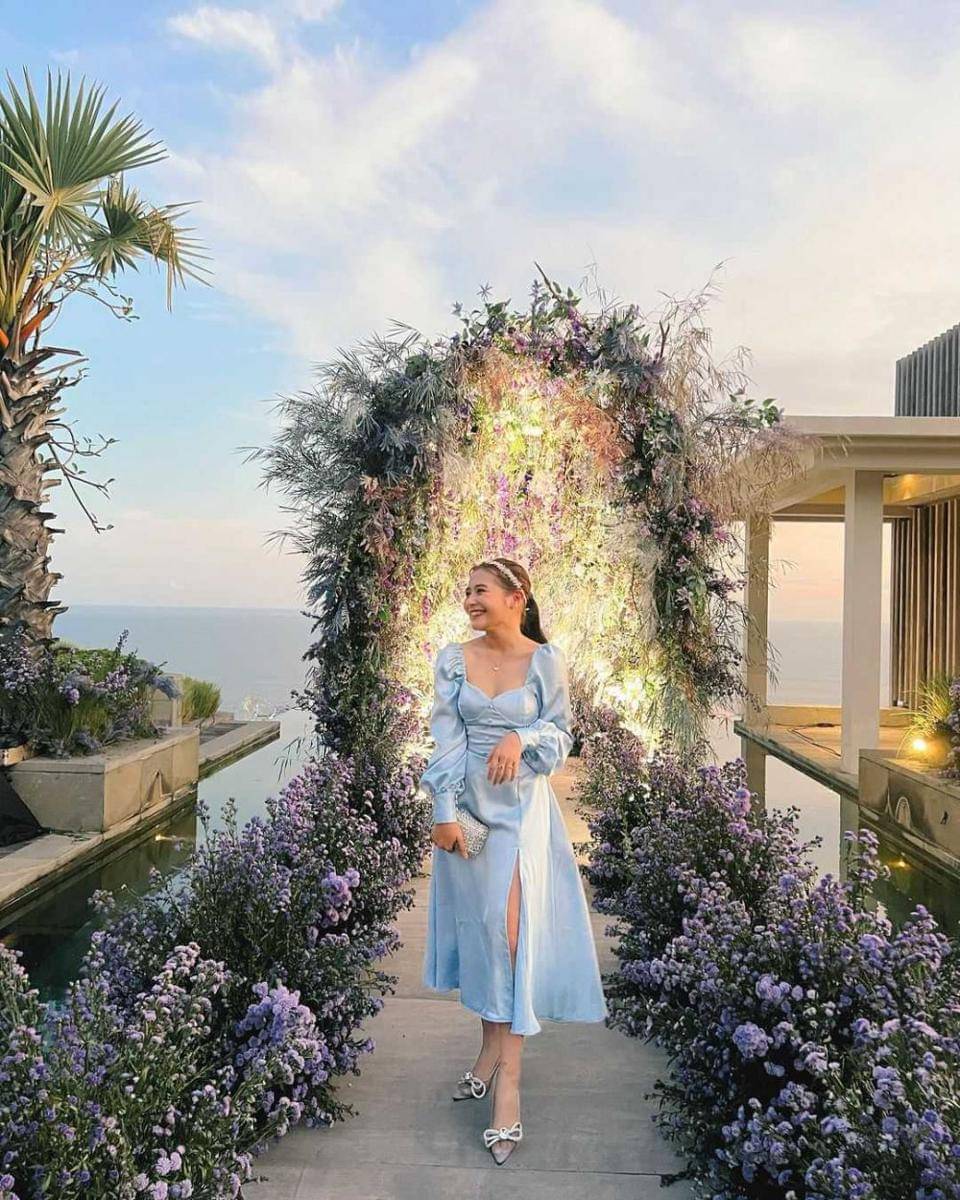 Prilly Latuconsina (instagram.com/prillylatuconsina96)