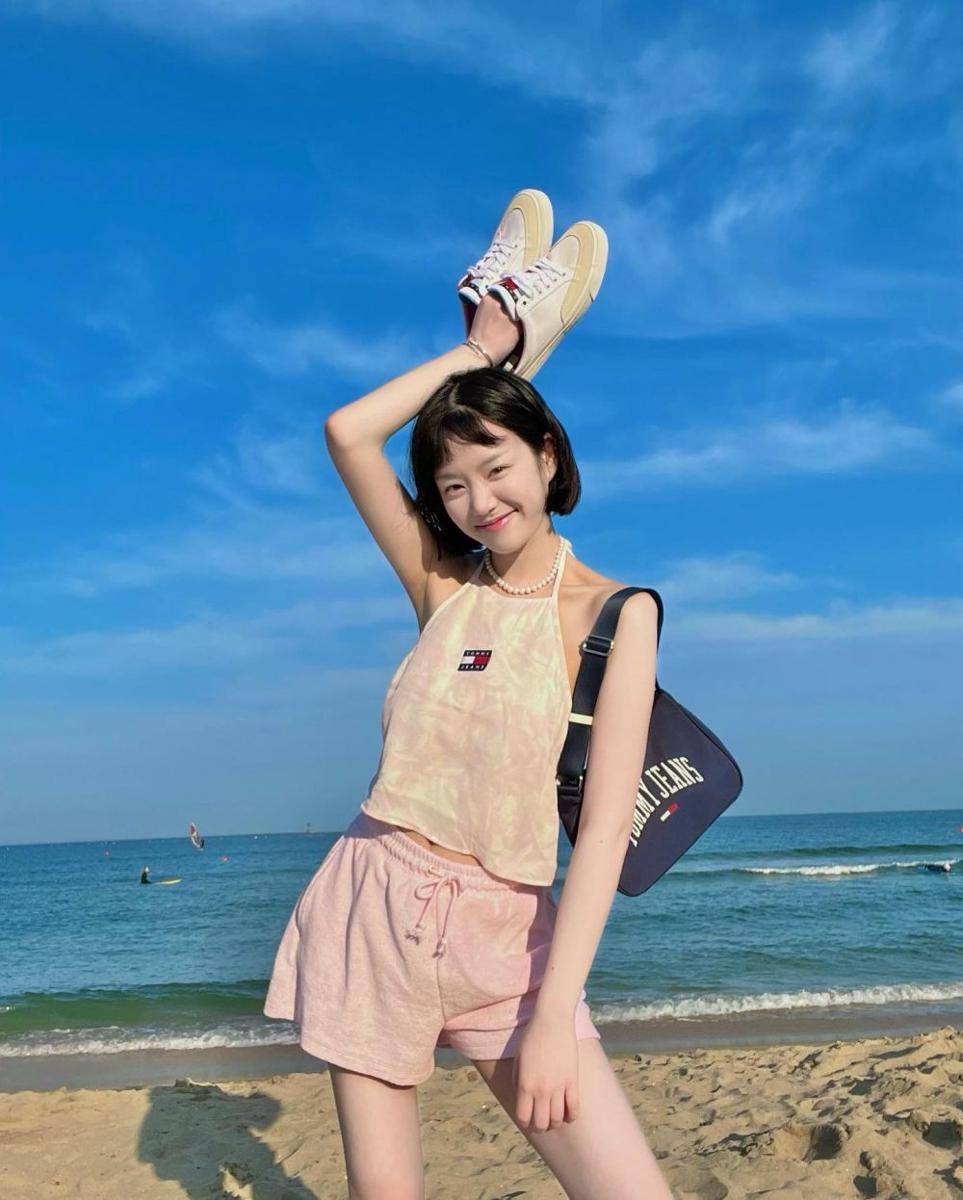 Lee Yoo Bi (Instagram.com/yubi_190/)