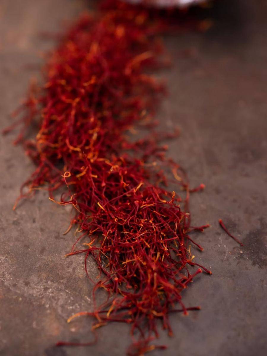 ilustrasi saffron (unsplash.com/Vera De)