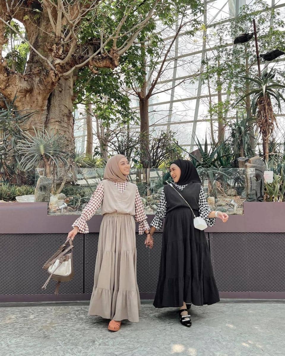 outfit gingham ala Meirani Amalia Putri (instagram.com/meiraniap)