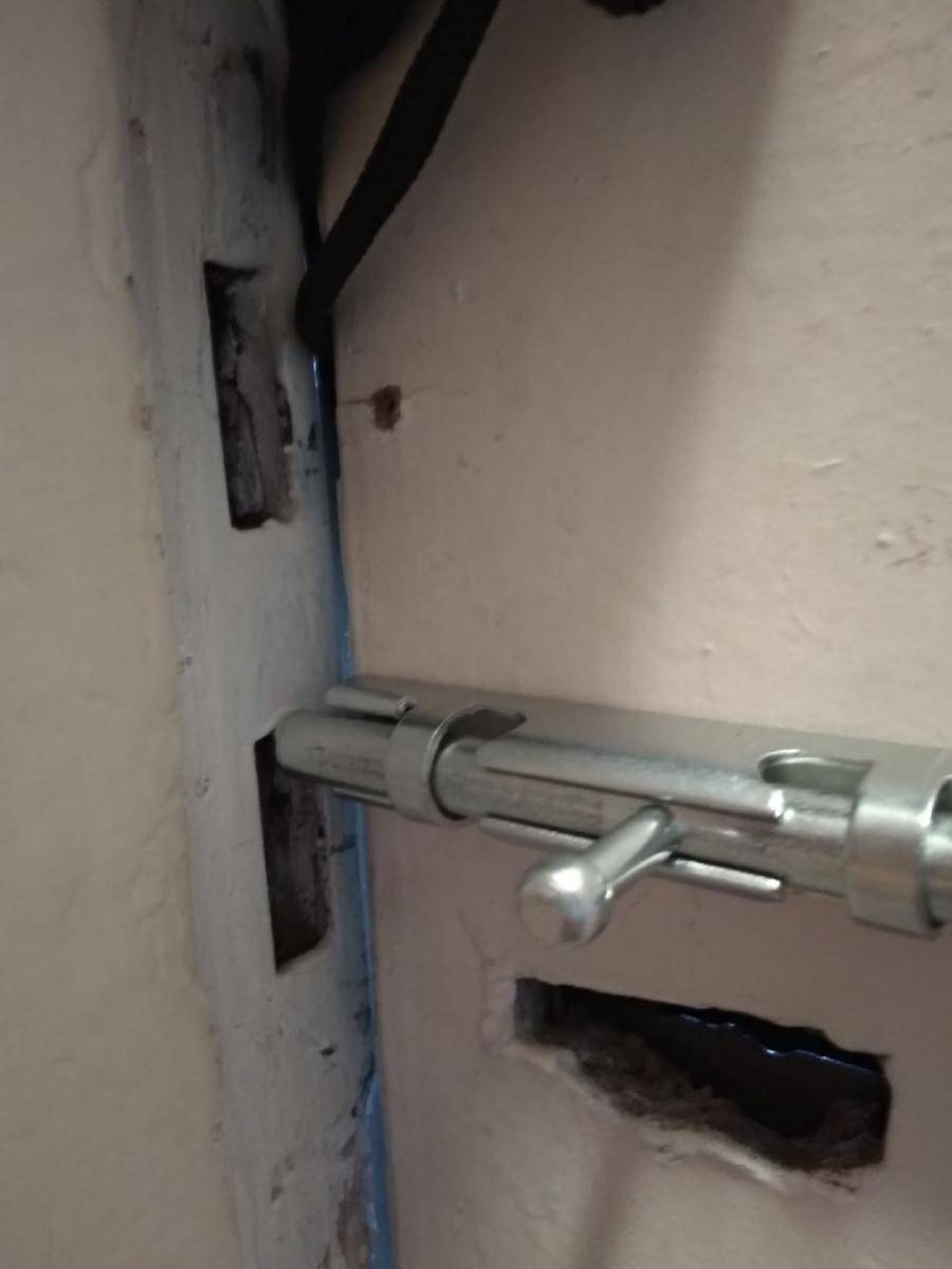 potret solusi ngaco dalam memperbaiki barang (pikabu.ru/@Arisha33)