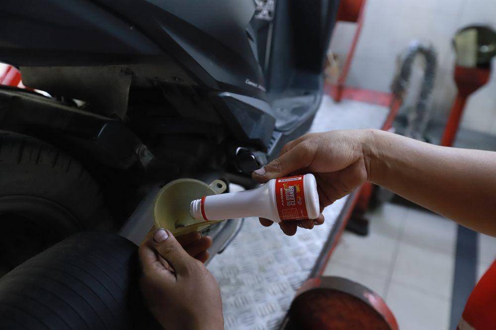 Oil System Cleaner AHM (Dok. IDN Times)