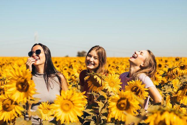 6 Tips agar Hidup Lebih Bahagia, Jangan jadi Orang Kepo!